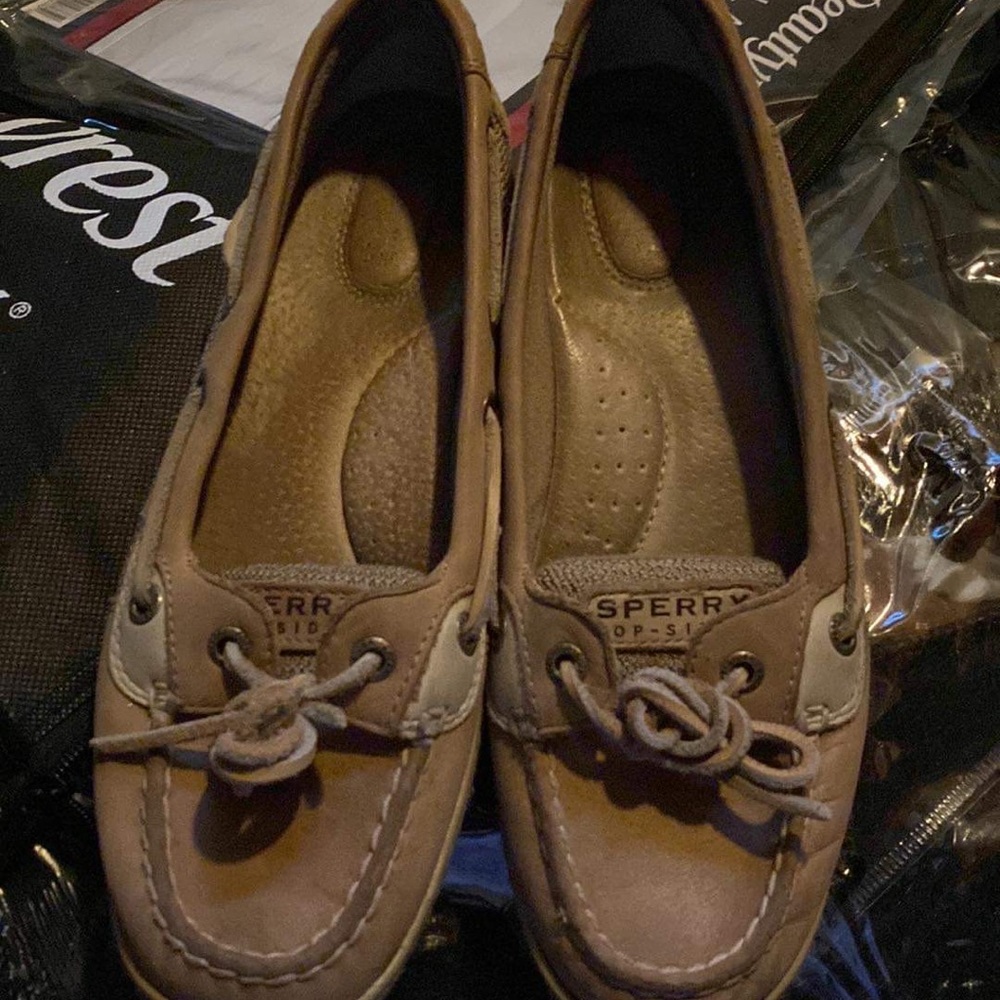 Sperrys size 8 willing to go lower in price
